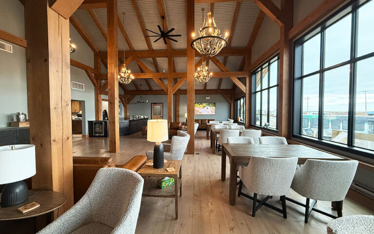 Blueberry Inn lounge